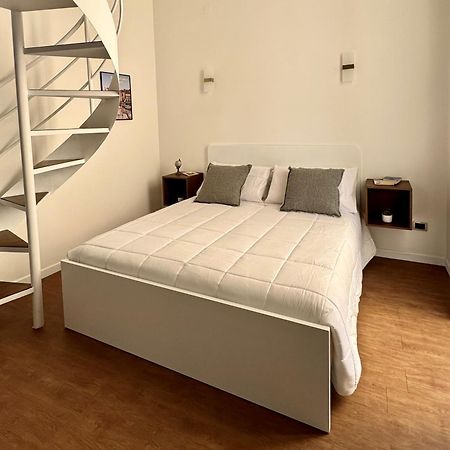 Montesanto Charm Centro Storico Apartment Наполи Екстериор снимка