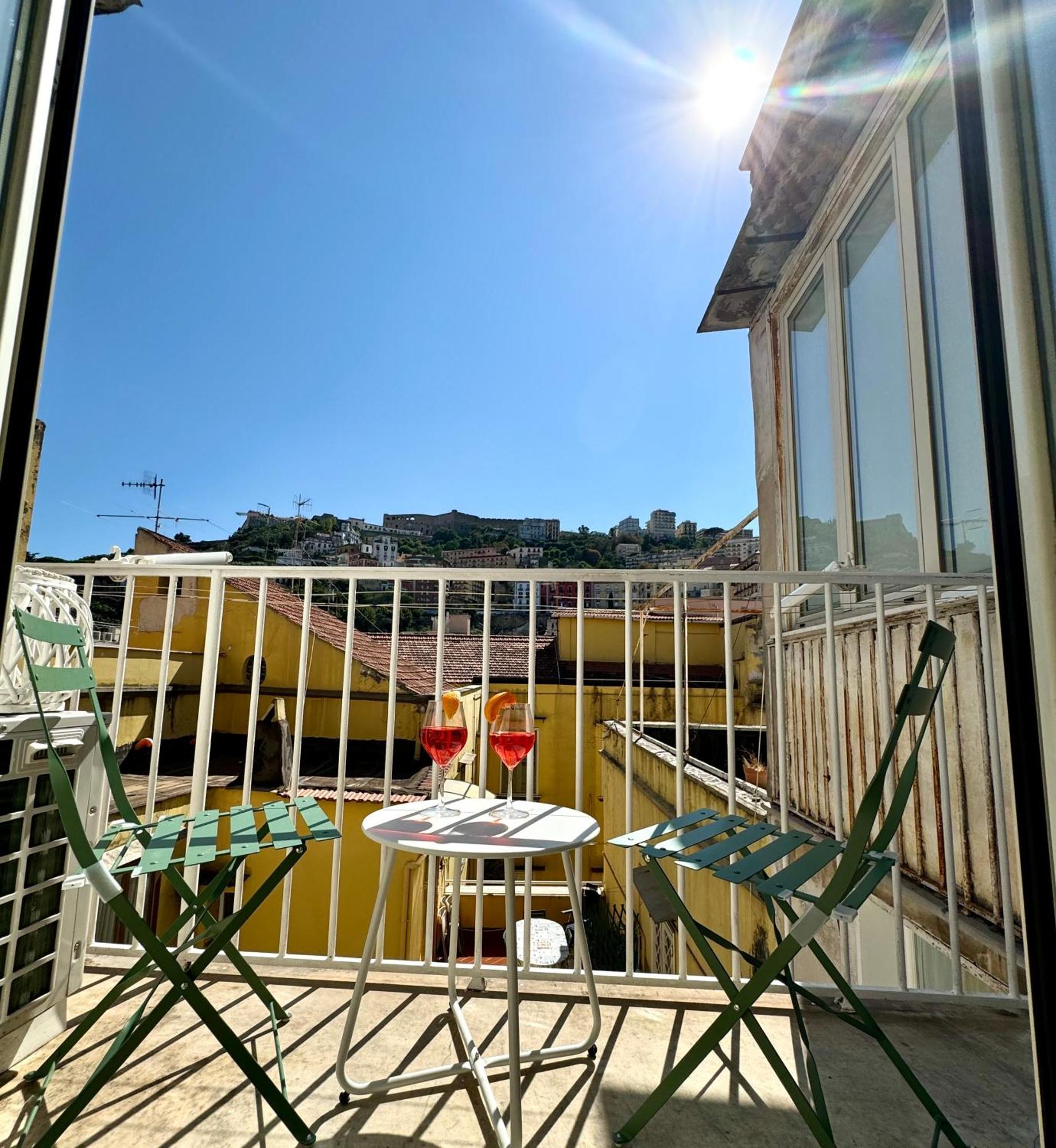 Montesanto Charm Centro Storico Apartment Наполи Екстериор снимка