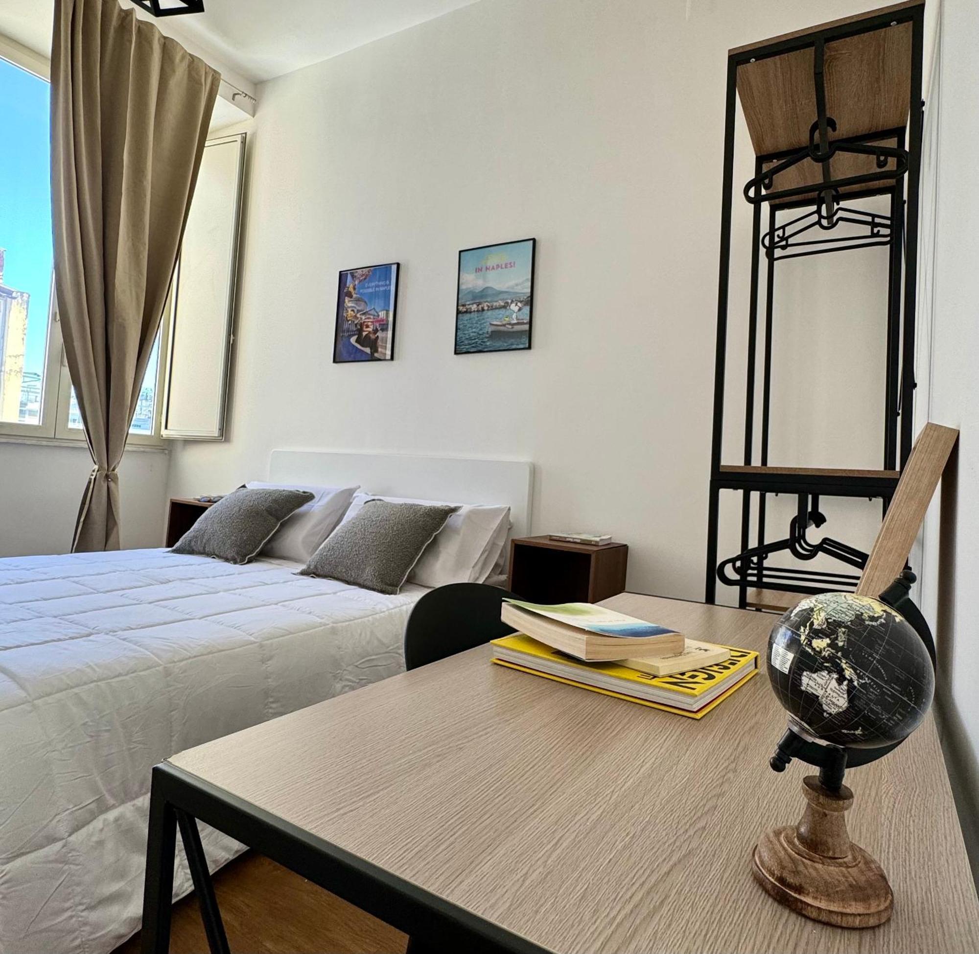 Montesanto Charm Centro Storico Apartment Наполи Екстериор снимка