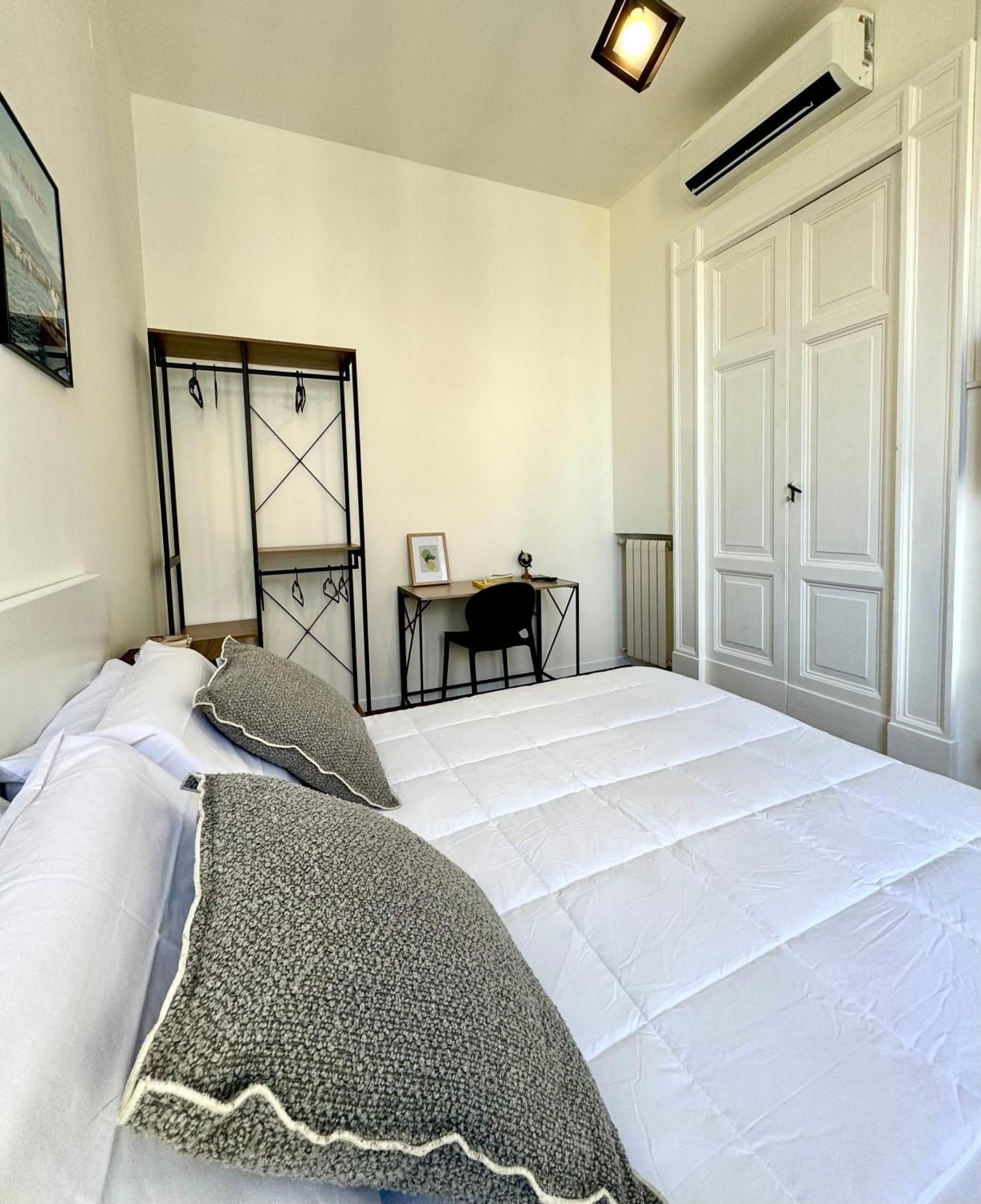 Montesanto Charm Centro Storico Apartment Наполи Екстериор снимка